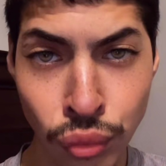 Meet your Posher, Lani - Picture 1 of 1